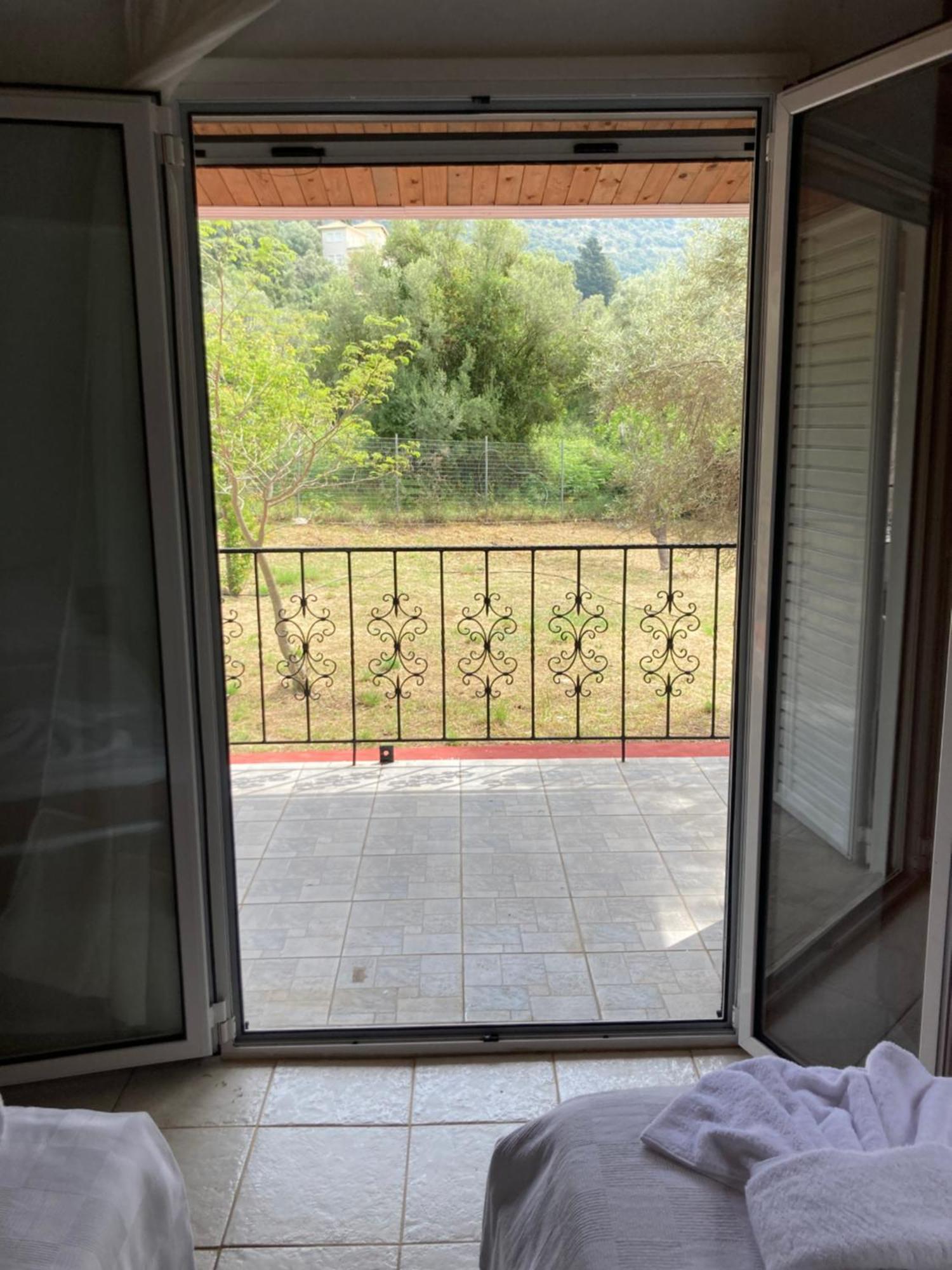 Helios Beach House Mikros Gialos Exterior photo