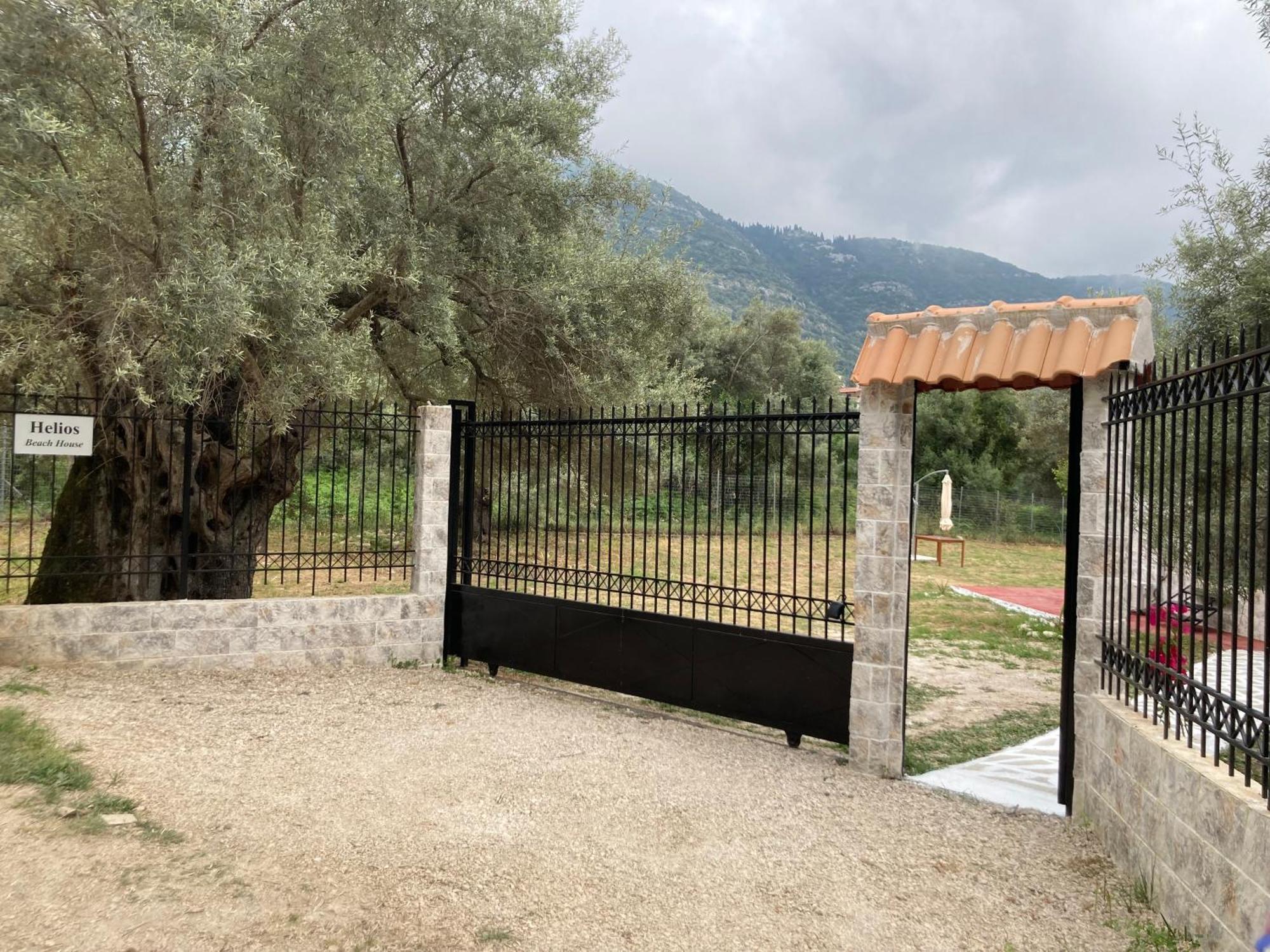 Helios Beach House Mikros Gialos Exterior photo
